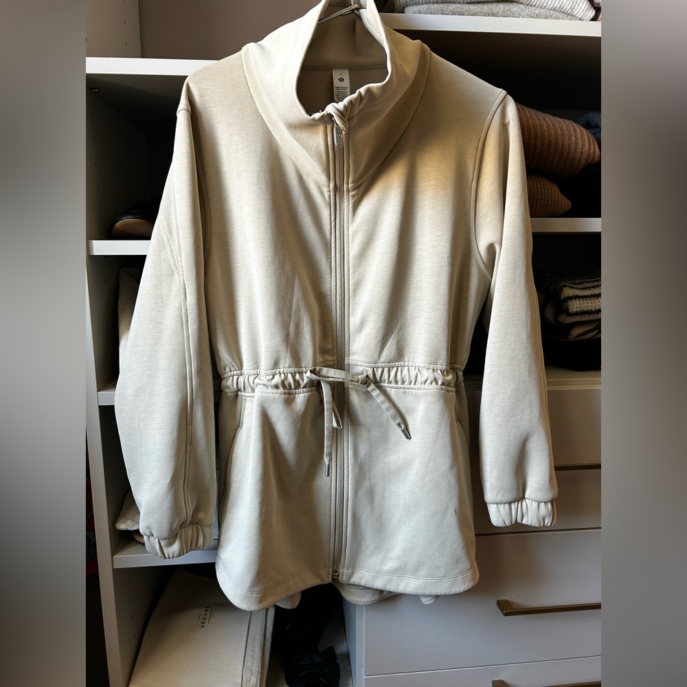 LULULEMON softstreme cinch waist jacket